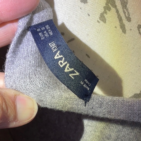 Zara Knit, grey mini skirt. Simple, cute & comfortable. Size S. - Picture 5 of 11